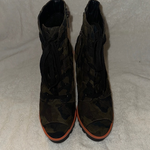 Jessica Simpson Camouflage Peep-Toe Ankle Boots size 9 - Picture 3 of 9